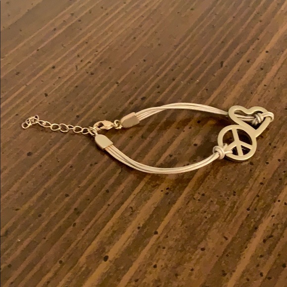 ☮️💟 Peace Sign and Heart Bracelet 💟☮️ - Picture 2 of 7